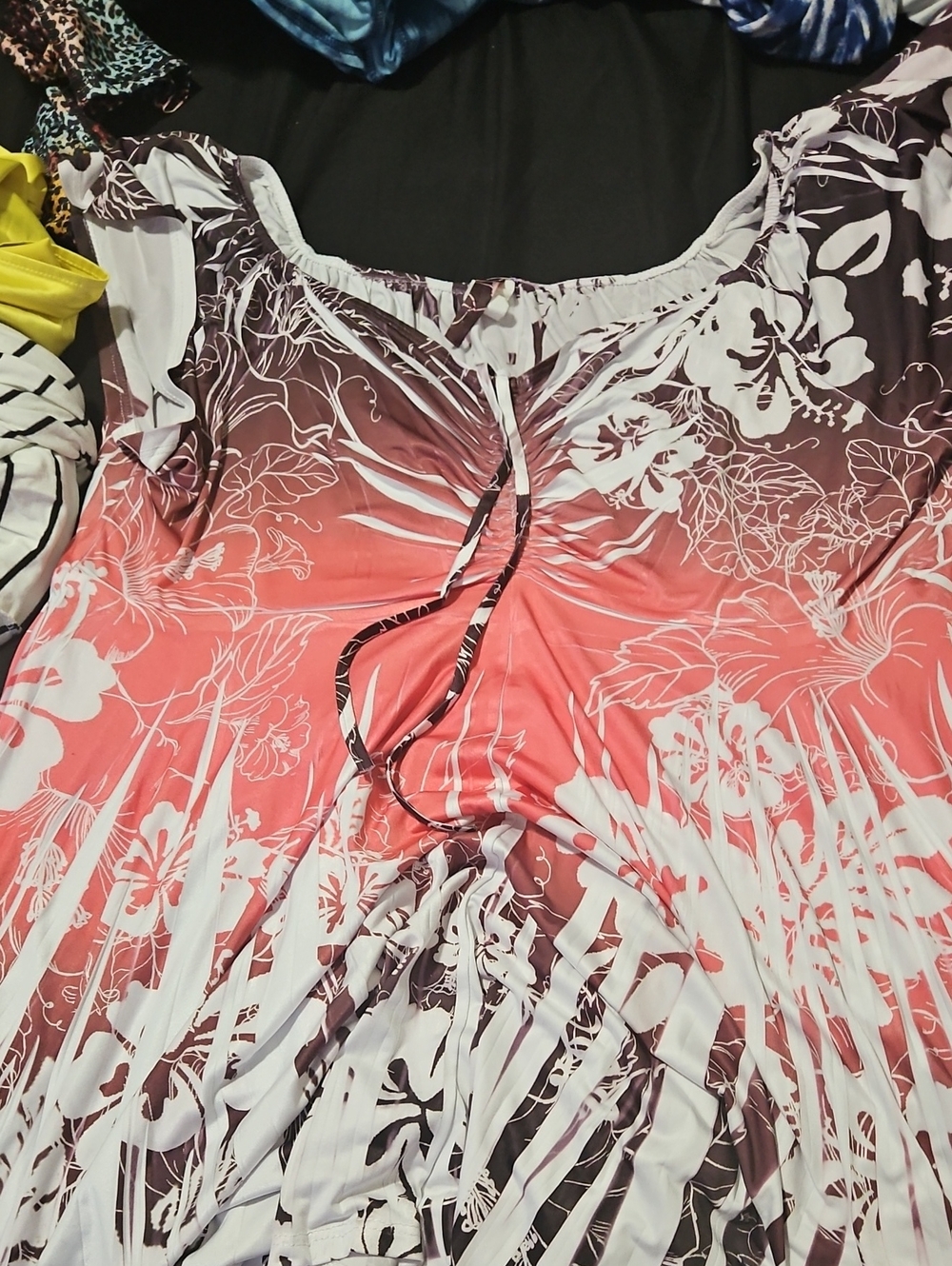 Floral Ombre Off-Shoulder Tunic Top in Coral and White